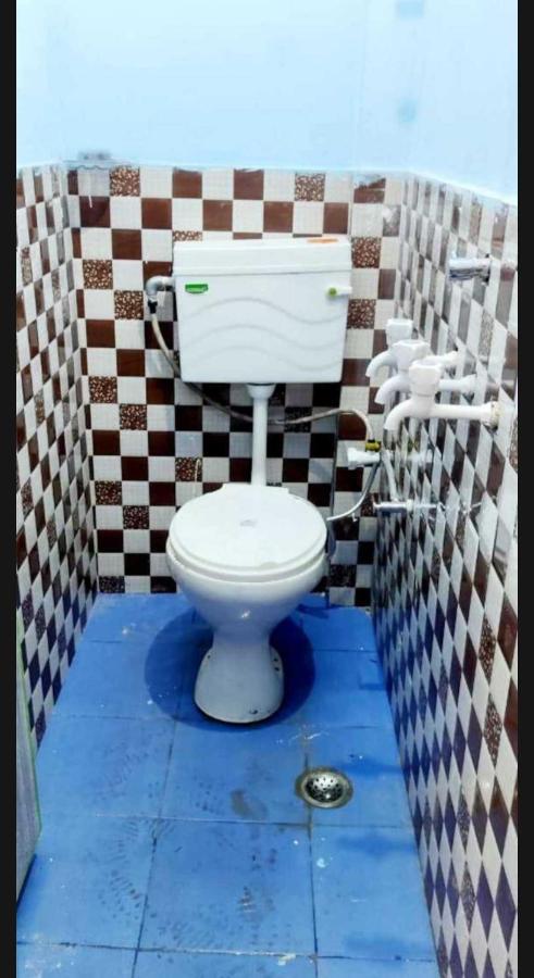 Oyo 81087 Hotel Relax Inn Hathras Exterior photo