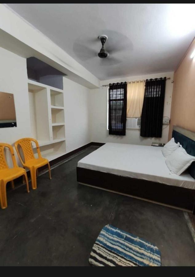 Oyo 81087 Hotel Relax Inn Hathras Exterior photo